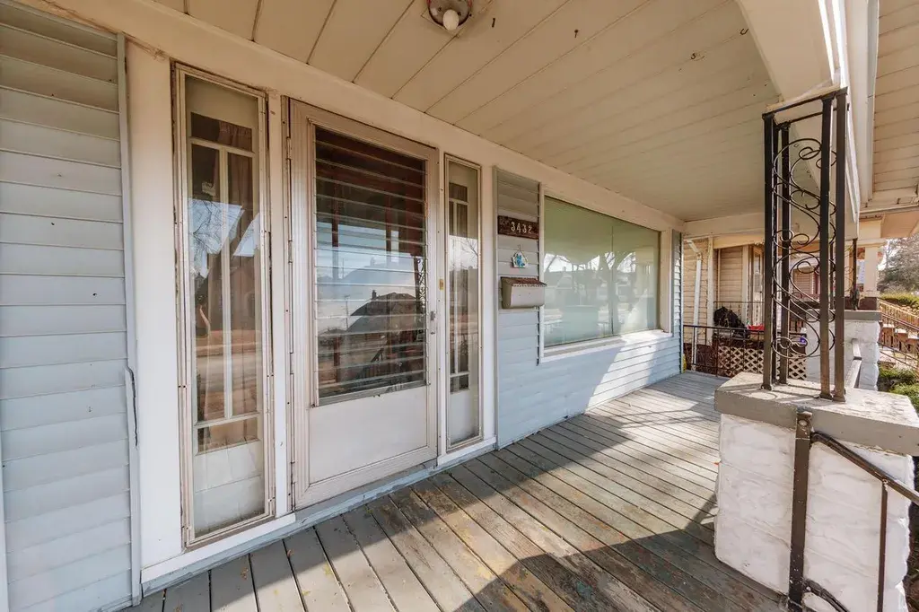 3432 South 15th STREET Milwaukee, WI 53215