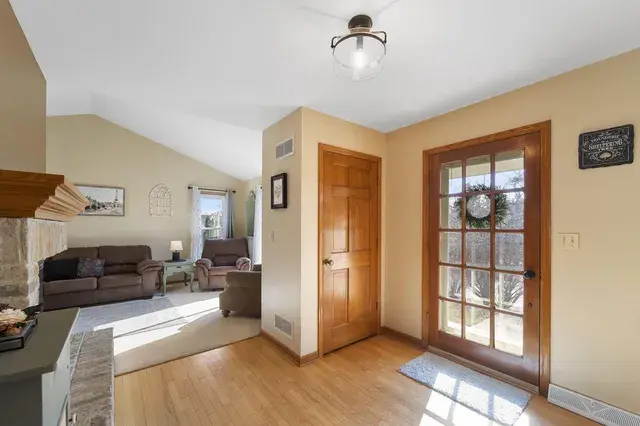 2816 Apache PASS Waukesha, WI 53188