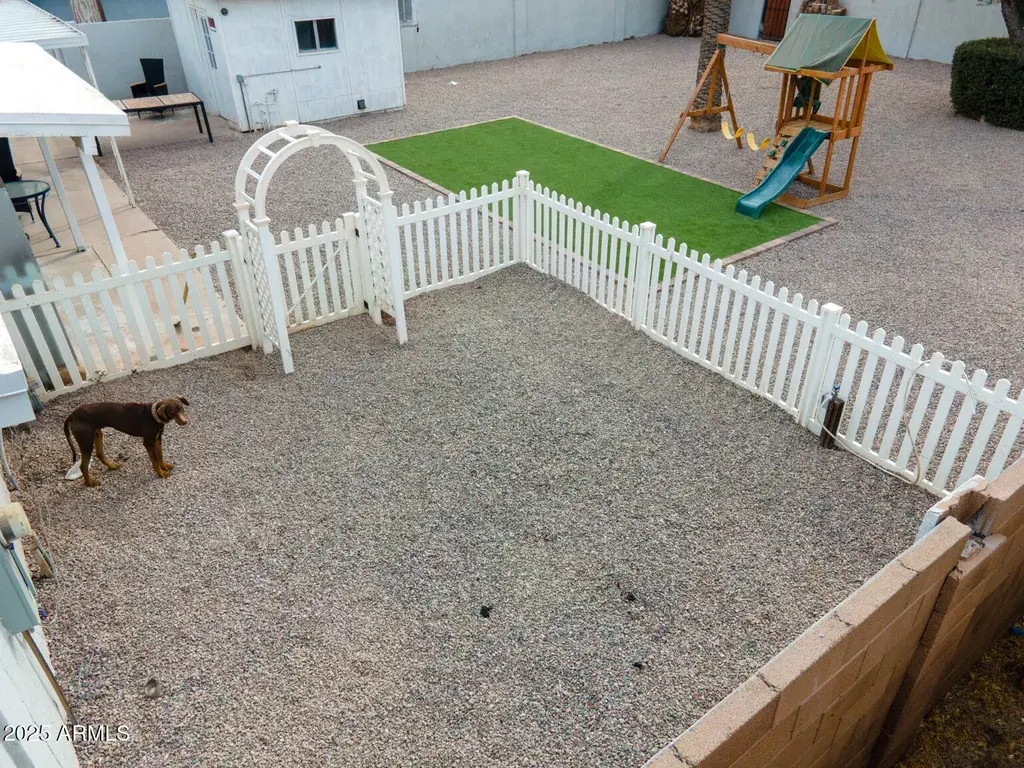 2205 W Cambridge Ave Phoenix, AZ 85009