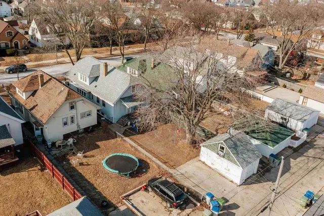 3432 South 15th STREET Milwaukee, WI 53215