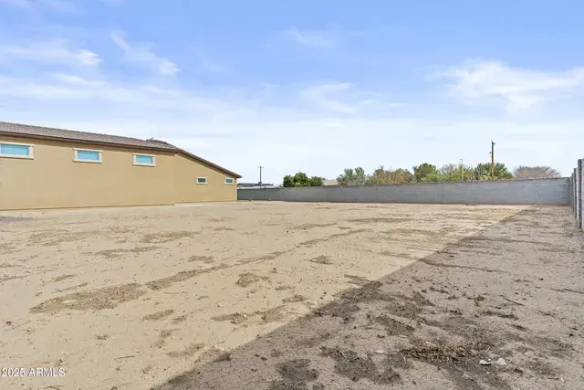 5825 N 107th Ln Phoenix, AZ 85037