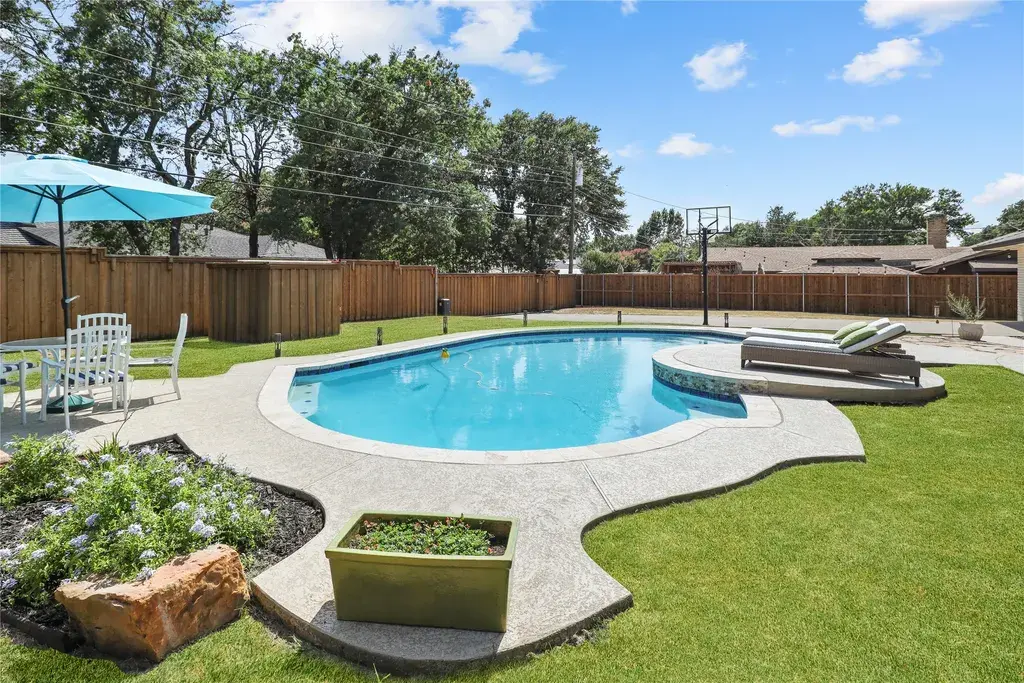 3988 Goodfellow Dr Dallas, TX 75229