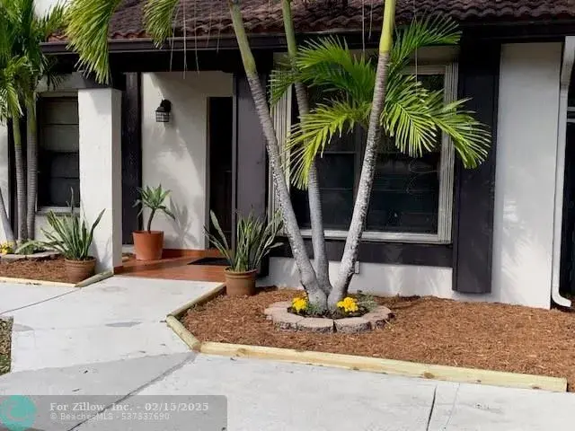 15000 SW 49th Ln UNIT D-114 Miami, FL 33185