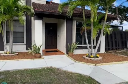 15000 SW 49th Ln UNIT D-114 Miami, FL 33185