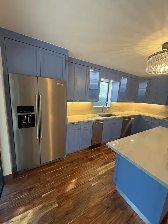 2802 Crystal Ct Miami, FL 33133