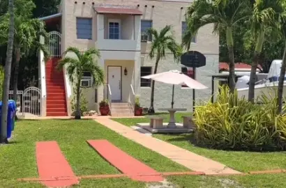 1627 SW 19th Ter Miami, FL 33145