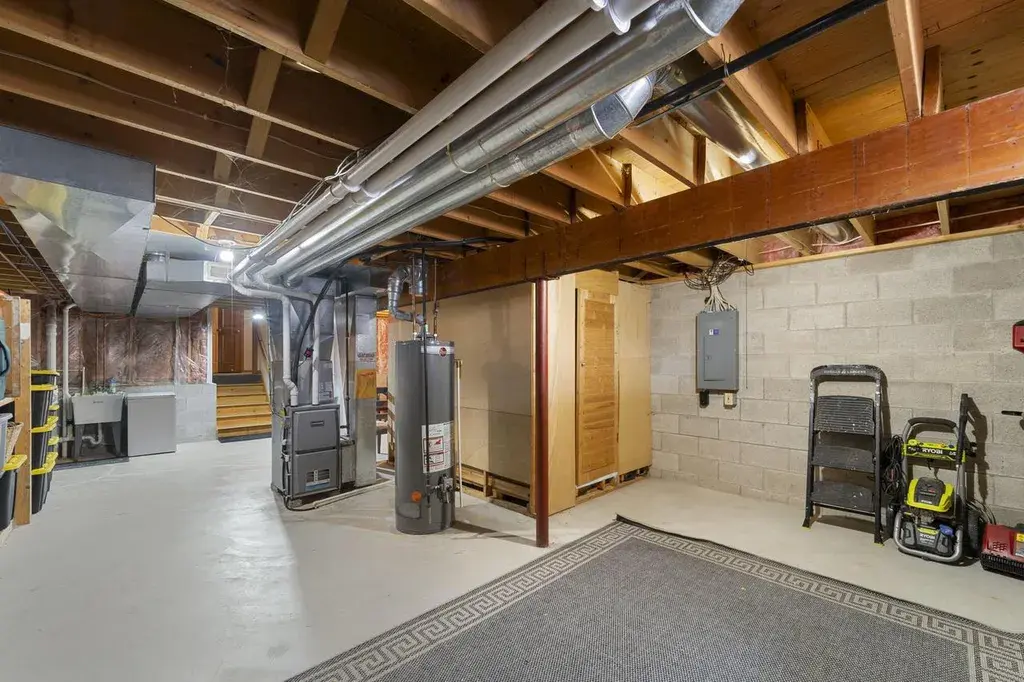 2816 Apache PASS Waukesha, WI 53188