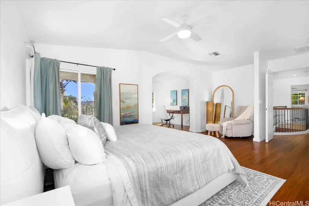 1098 Kuekue St Honolulu, HI 96825