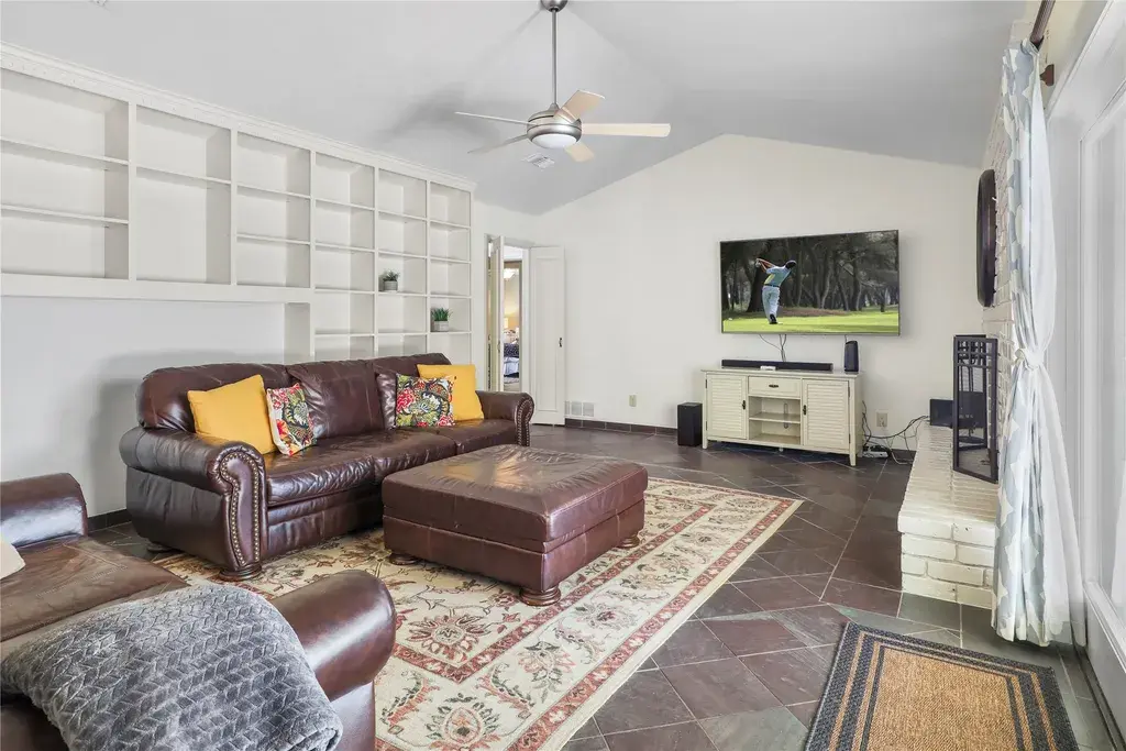 3988 Goodfellow Dr Dallas, TX 75229