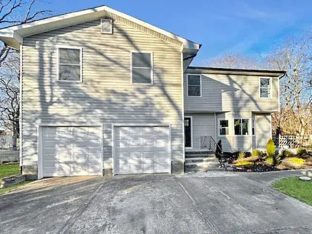 119 Noble Street Brentwood, NY 11717