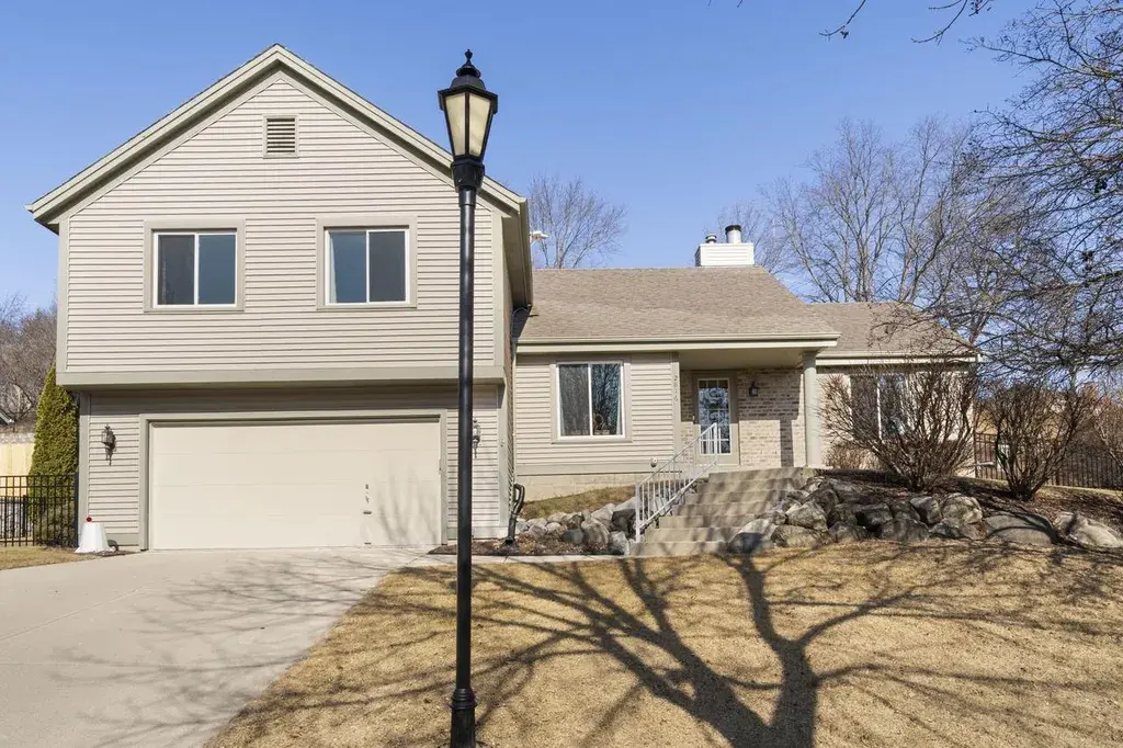 2816 Apache PASS Waukesha, WI 53188