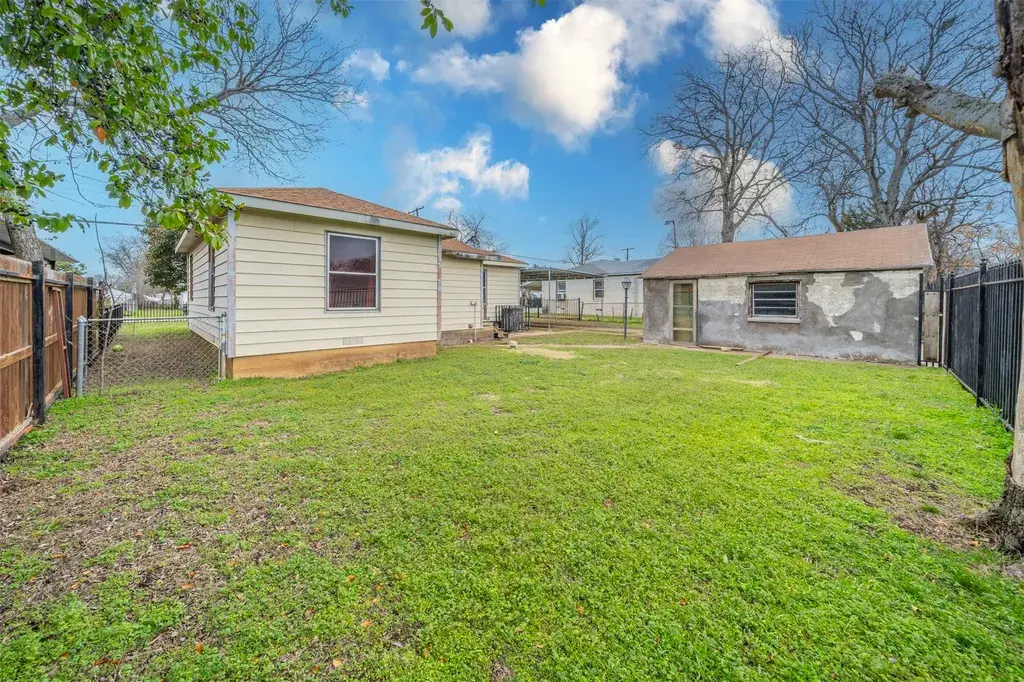 4326 Glenhaven Blvd Dallas, TX 75211