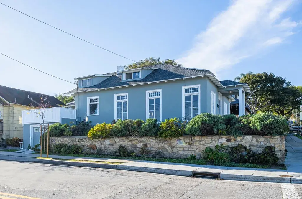 901 W Franklin St Monterey, CA 93940