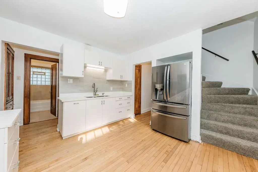 3432 South 15th STREET Milwaukee, WI 53215